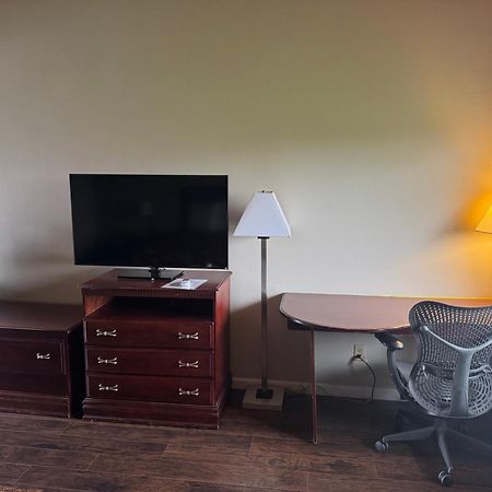 Town & Country Motel Clinton Bagian luar foto