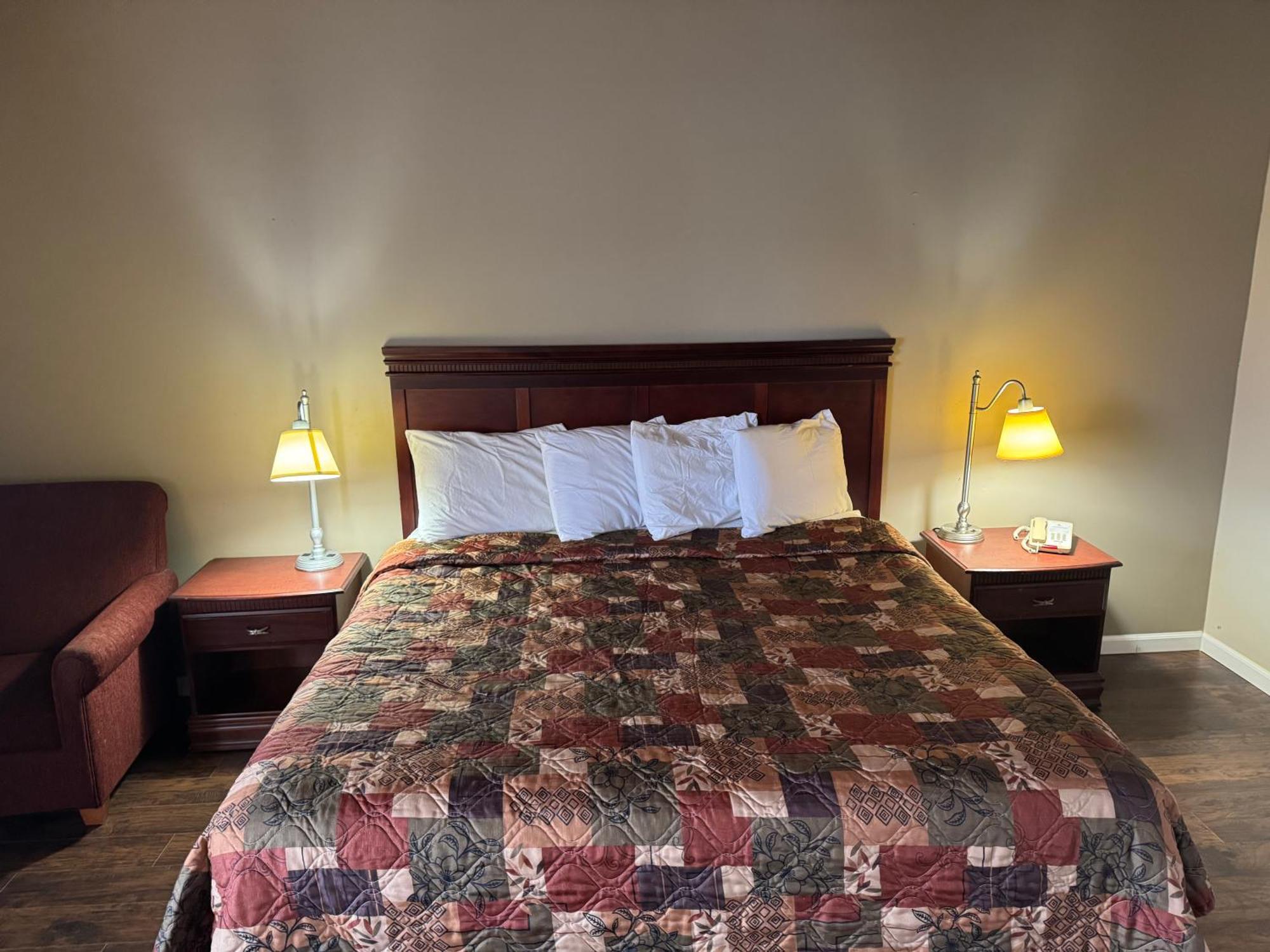 Town & Country Motel Clinton Bagian luar foto