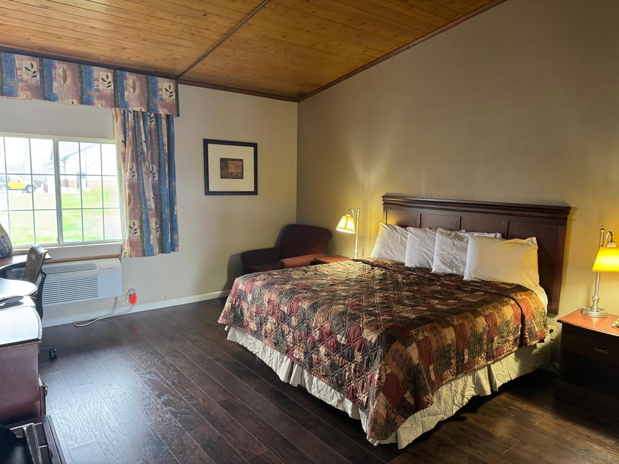 Town & Country Motel Clinton Bagian luar foto