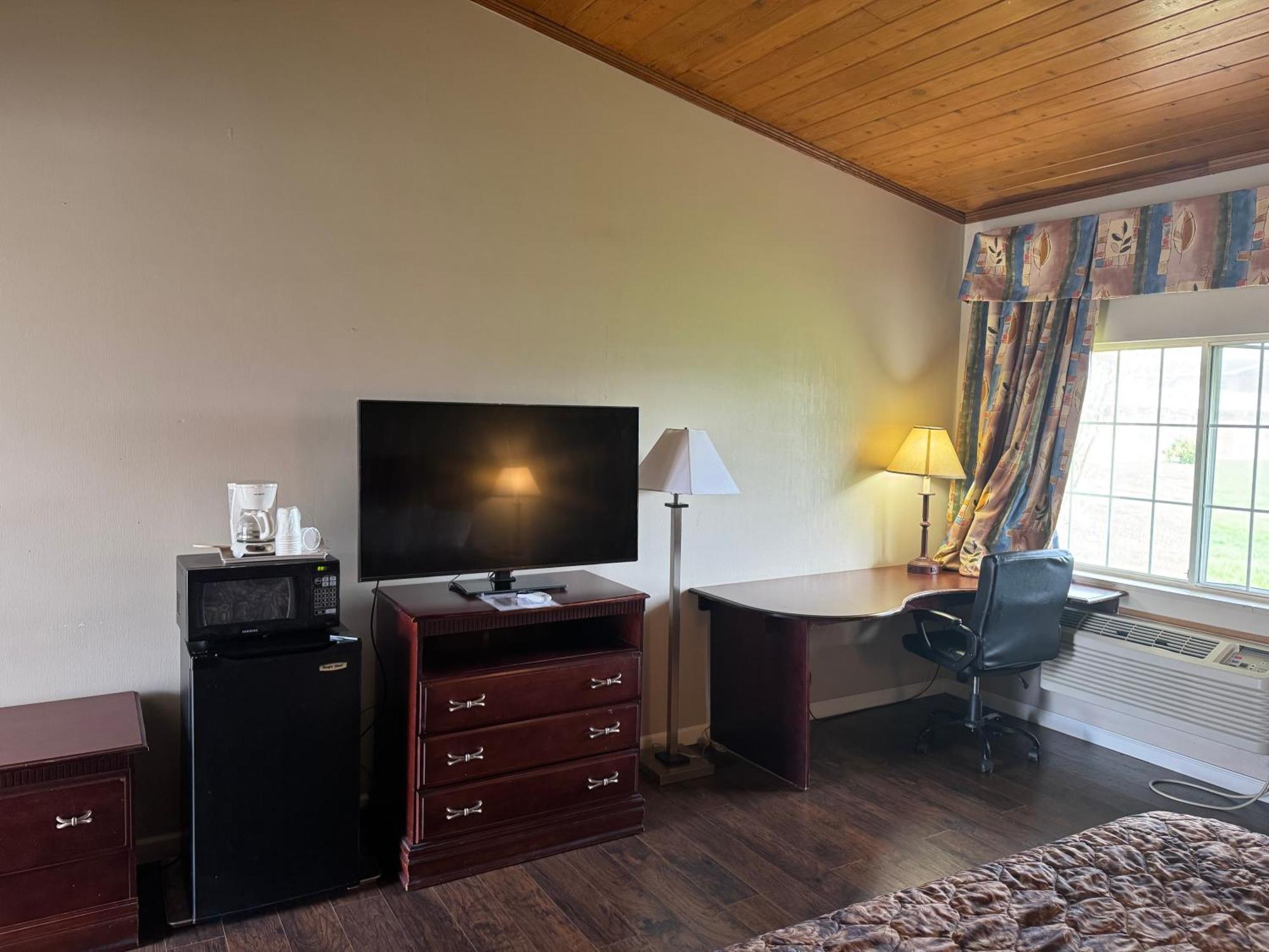 Town & Country Motel Clinton Bagian luar foto